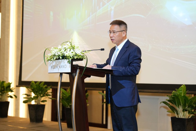 Ph&oacute; Chủ tịch Ủy ban Chứng kho&aacute;n Nh&agrave; nước H&agrave; Duy T&ugrave;ng: "Sự ph&aacute;t triển bền vững của thị trường cần sự tham gia của nh&agrave; đầu tư c&oacute; kiến thức, trong đ&oacute; nh&agrave; đầu tư trẻ đ&oacute;ng vai tr&ograve; quan trọng" - Ảnh: VGP