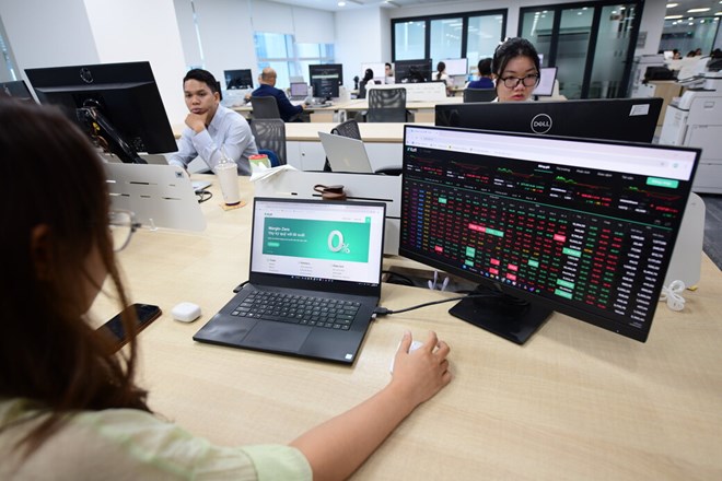 Một số cổ phiếu đáng chú ý ngày 13/4: GEX, HDB, HPG