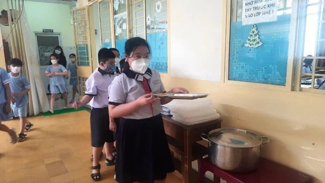 TPHCM kiểm tra hơn 300 cơ sở cung cấp suất ăn học đường trong tháng 4