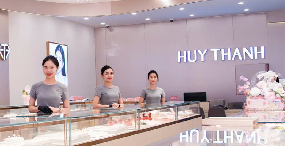 Chuyển hồ sơ vi phạm của Huy Thành Jewelry sang cơ quan thuế sau thanh tra đột xuất