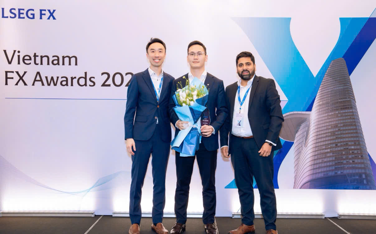 Vietcombank được vinh danh hai hạng mục giao dịch ngoại hối hàng đầu năm 2025