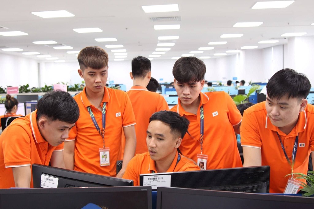 FPT giảm gần 26.000 nhân sự trong 15 tháng, tăng trưởng cao nhưng áp lực chuyển đổi gia tăng