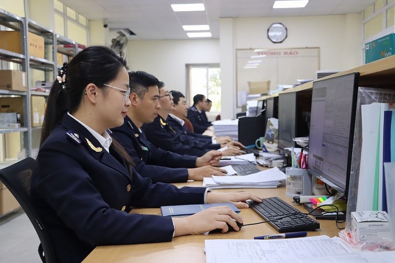 Hải quan ra công văn 'khẩn', bảo đảm thông suốt xuất nhập khẩu khi hệ thống tạm dừng