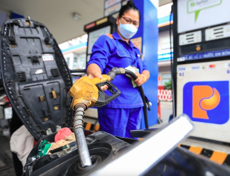 Giá xăng dầu đồng loại giảm, dầu diesel giảm hơn 3.000 đồng/lít