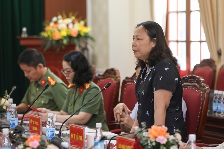 B&agrave; L&ecirc; Thị Duy&ecirc;n Hải, Ph&oacute; Chủ tịch ki&ecirc;m Tổng Thư k&yacute; Hội Tư vấn Thuế Việt Nam n&ecirc;u &yacute; kiến tại tọa đ&agrave;m - Ảnh: VGP/Vũ Phong