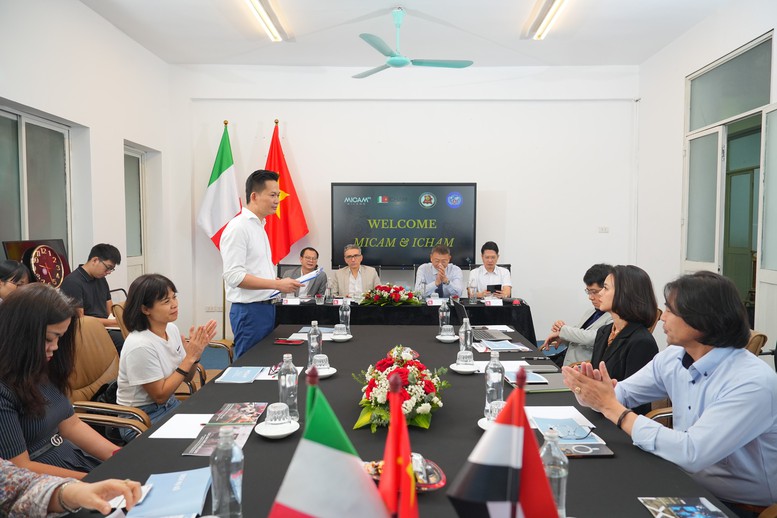 Đại diện HFSA kỳ vọng, hai b&ecirc;n sẽ t&iacute;ch cực phối hợp, hỗ trợ lẫn nhau trong một số kh&acirc;u như thiết kế mẫu m&atilde;, ph&aacute;t triển nguy&ecirc;n phụ liệu