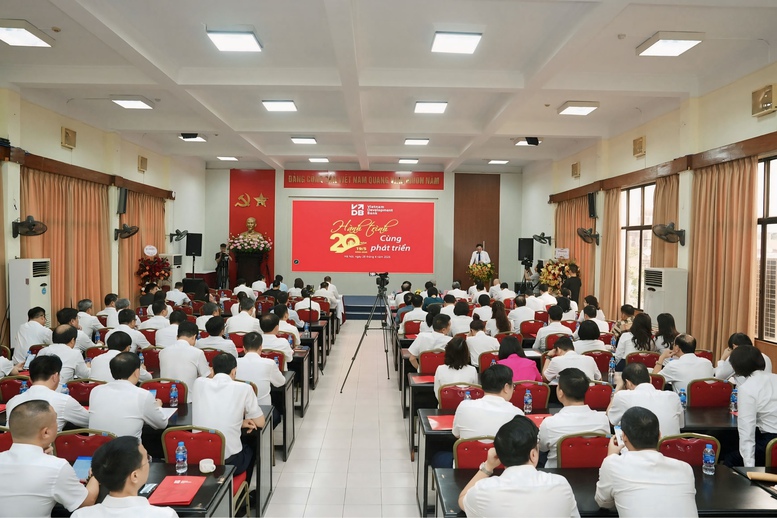 Hội thảo to&agrave;n ng&agrave;nh với chủ đề "H&agrave;nh tr&igrave;nh 20 năm c&ugrave;ng ph&aacute;t triển" - Ảnh: VGP