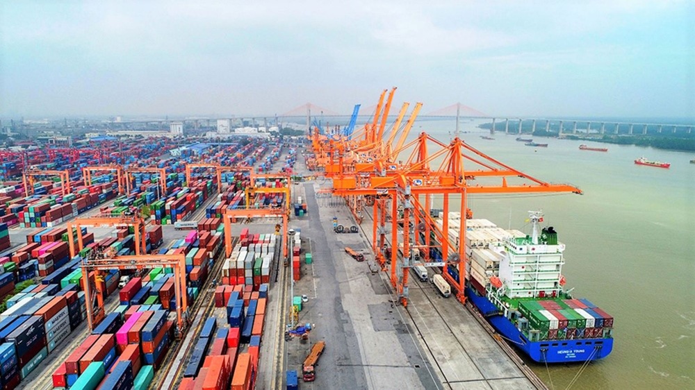 Logistics Việt Nam trước áp lực biến động: Chuyển xanh để giữ đà tăng trưởng