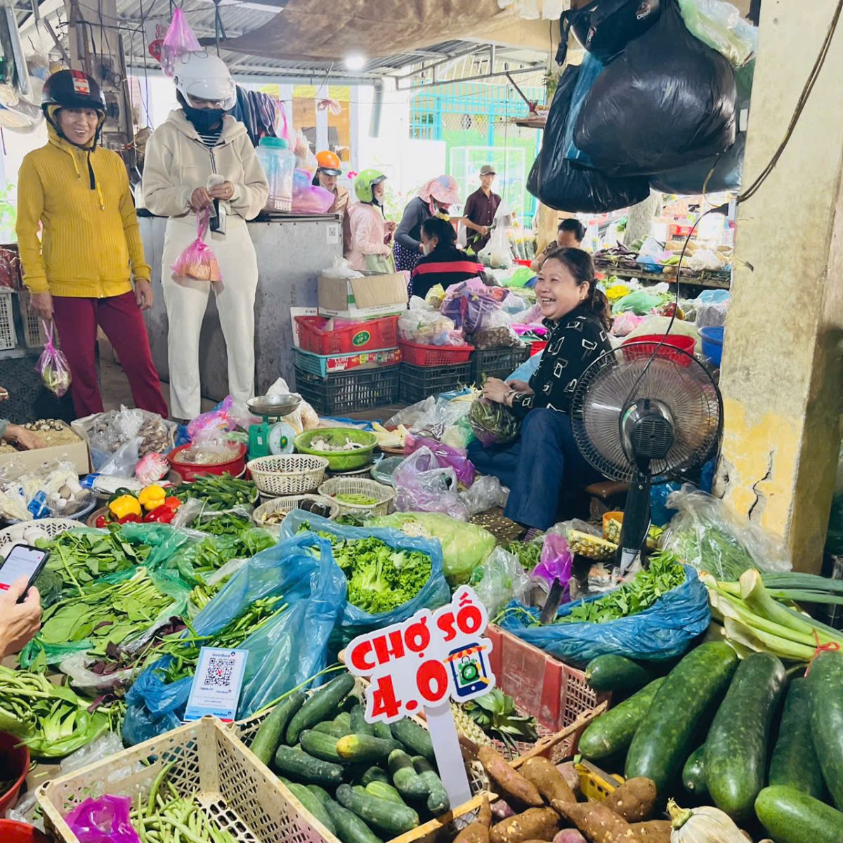 Từ “đại sứ số” đến “chợ số”, đưa công nghệ vào từng nếp sống