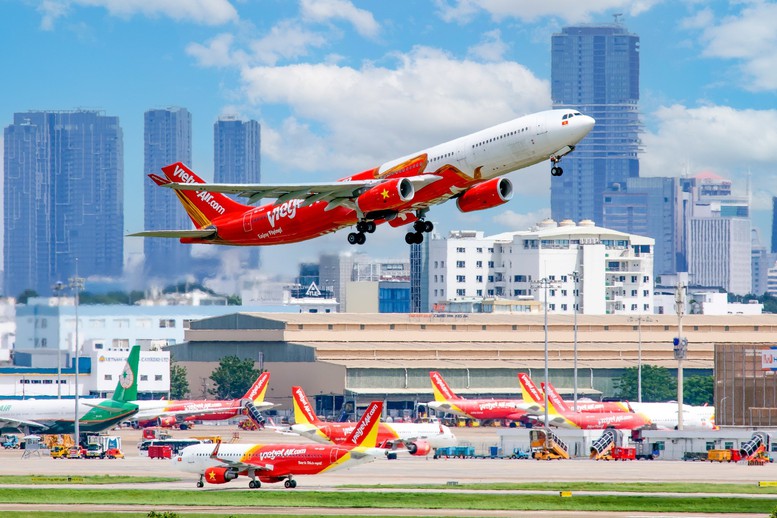 Ba th&aacute;ng đầu năm 2026, Vietjet đạt doanh thu hợp nhất 21.021 tỷ đồng, tăng 17,1% so với c&ugrave;ng kỳ năm trước