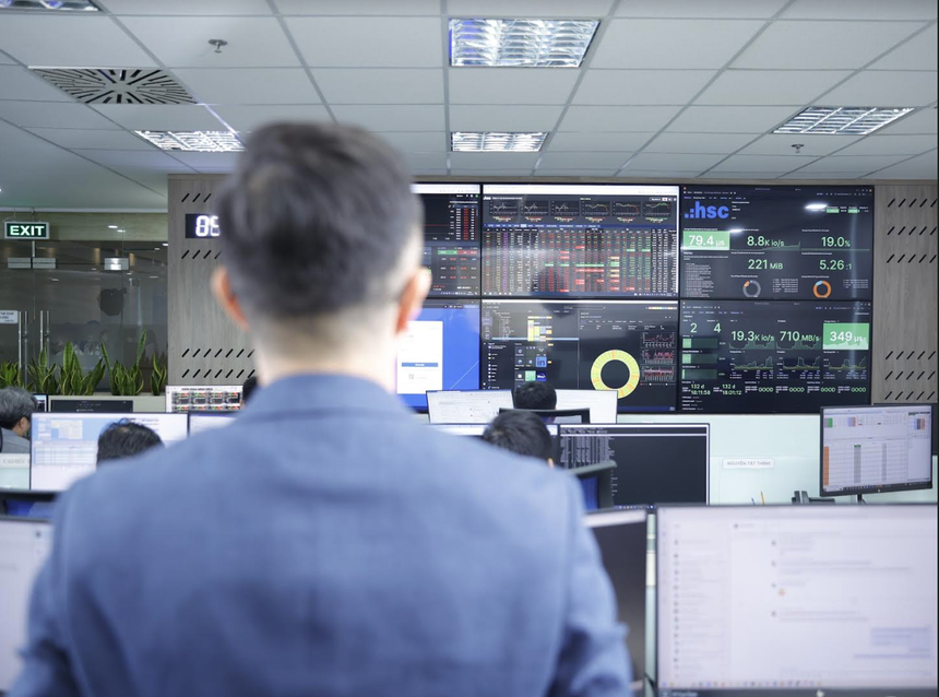 Khối ngoại giảm tới hơn 70% giá trị bán ròng trong phiên chinh phục đỉnh 1.900 điểm