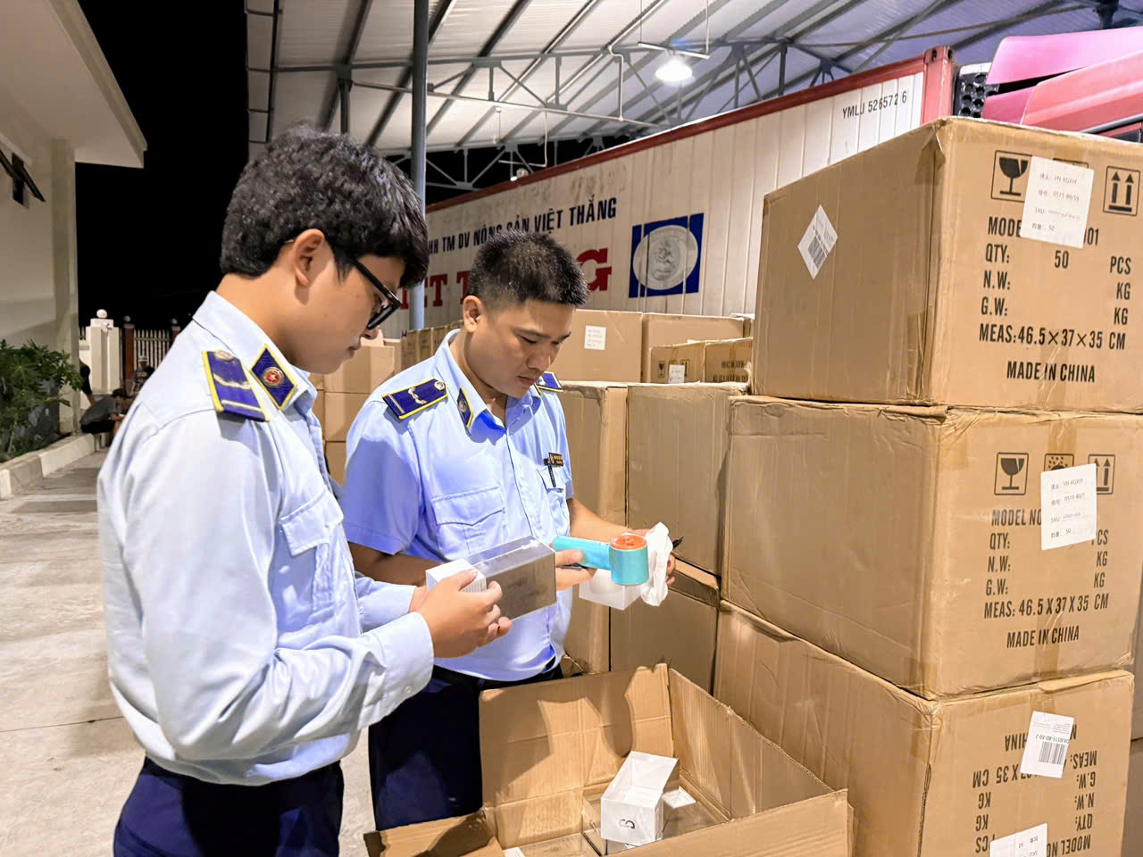 Đắk Lắk: Tịch thu và tiêu hủy lô hàng nhập lậu trị giá 2,3 tỷ đồng