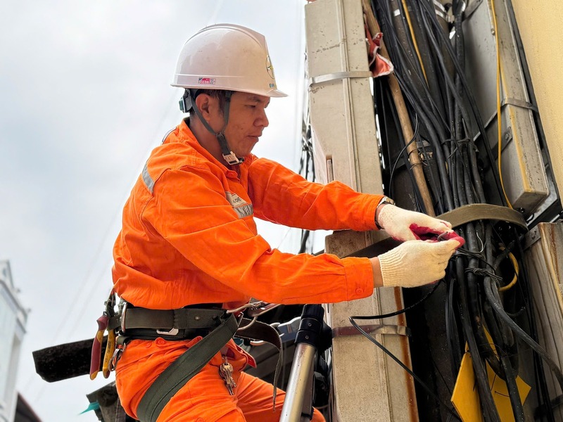 Công ty Điện lực Lào Cai đảm bảo cấp điện phục vụ Kỳ thi tốt nghiệp THPT năm 2026 và tuyển sinh lớp 10