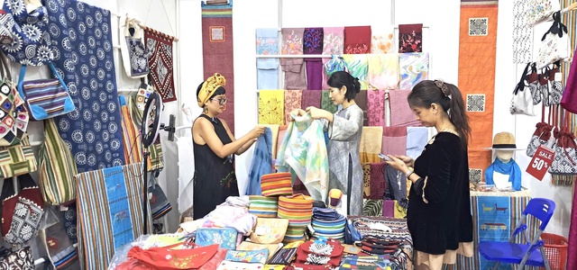 Hàng Việt dần khẳng định vị thế nhờ chất lượng nâng cao, mẫu mã hiện đại