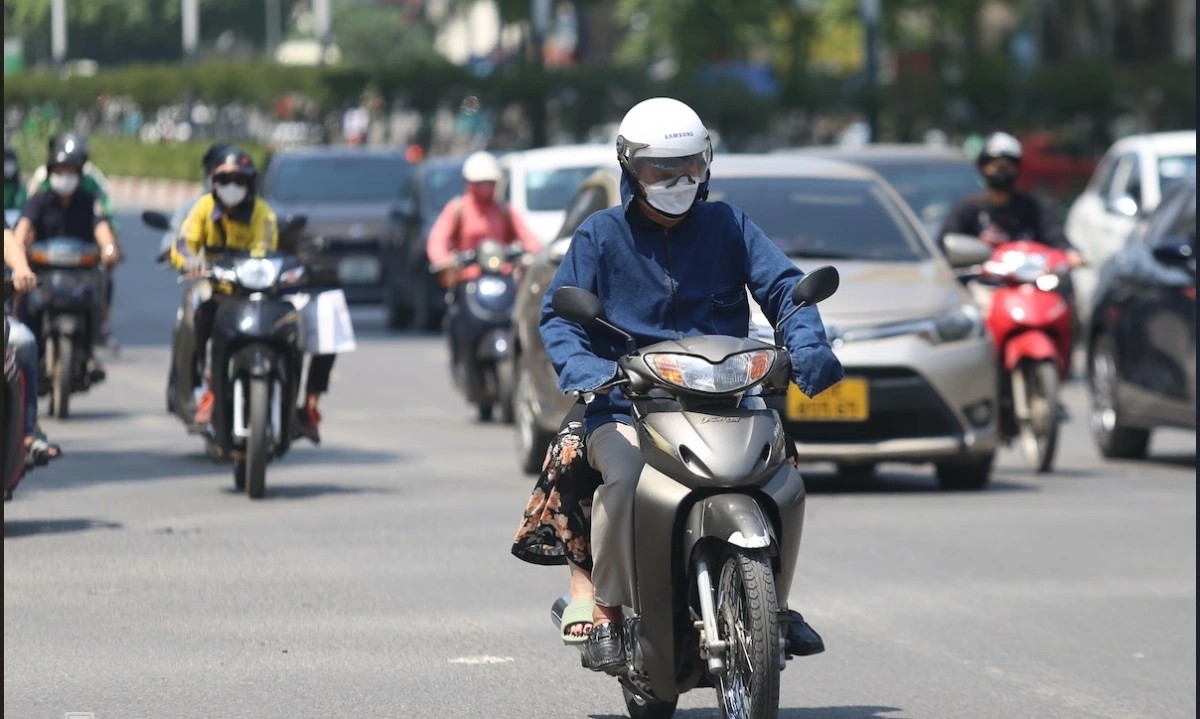 Thời tiết ngày 12/5: Hà Nội nắng nóng trước khi đón mưa dông, Nam Bộ tiếp tục oi bức
