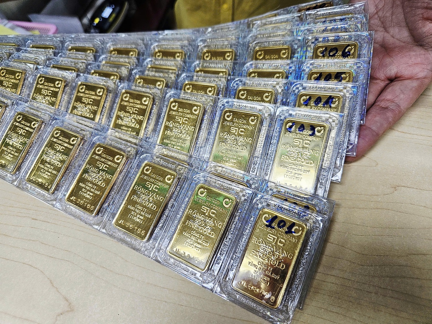 Giá vàng hôm nay 6/7: SJC neo ở 151,4 triệu đồng