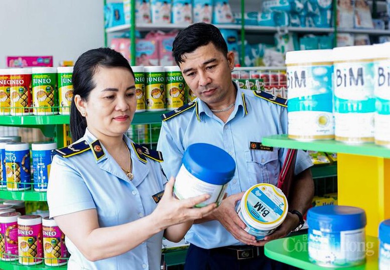 Lực lượng Quản l&yacute; thị trường tăng cường gi&aacute;m s&aacute;t việc kinh doanh mặt h&agrave;ng sữa tr&ecirc;n địa b&agrave;n tỉnh Thanh H&oacute;a