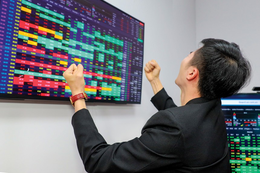 Những cổ phiếu đáng chú ý trước phiên 15/5