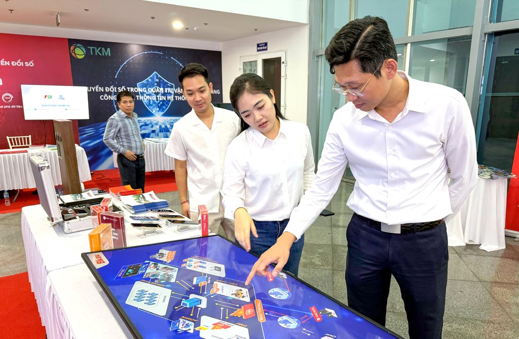 Ninh Bình tạo đột phá phát triển khoa học công nghệ và chuyển đổi số đến năm 2045