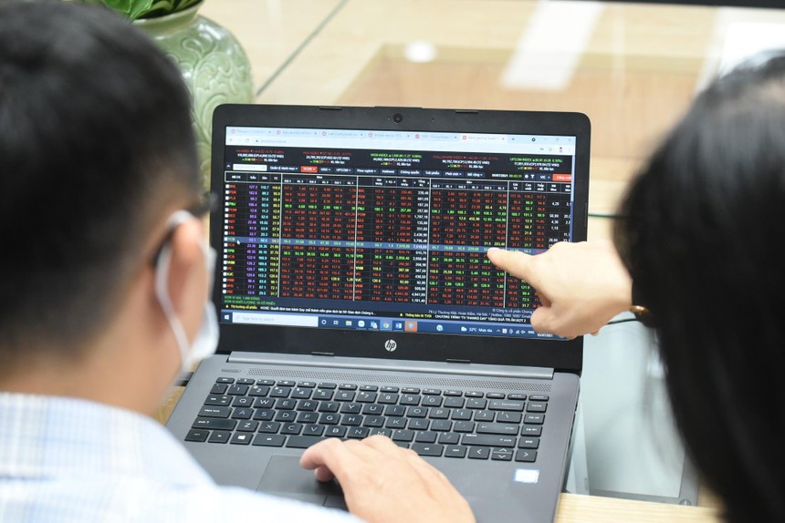 Chứng khoán phiên chiều 20/5: VN-Index đảo chiều tích cực nhờ lực cầu bắt đáy