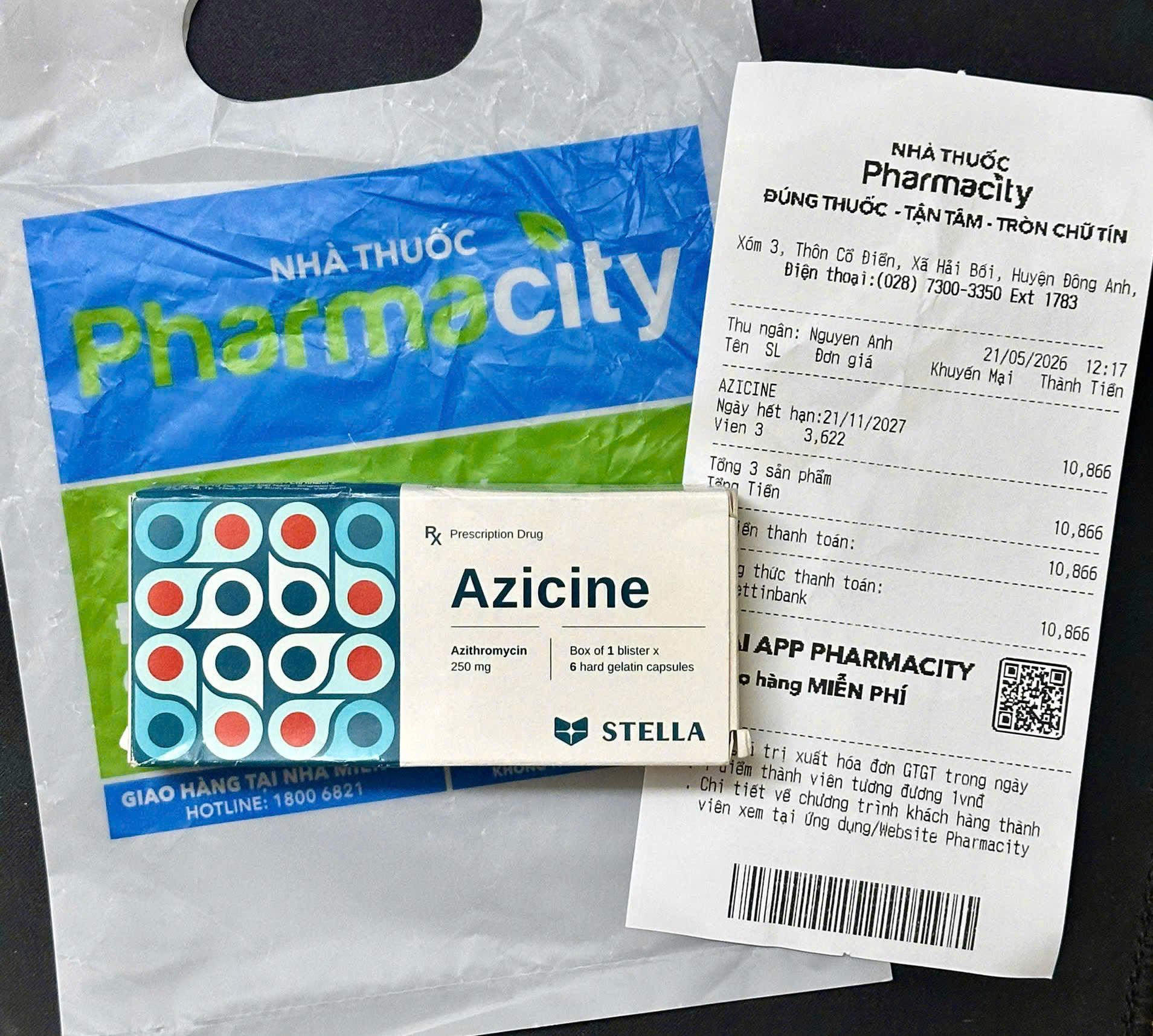 Vỏ thuốc Azicine c&oacute; ghi r&otilde; khuyến c&aacute;o &ldquo;Prescripition Drug - Thuốc b&aacute;n theo đơn&rdquo;