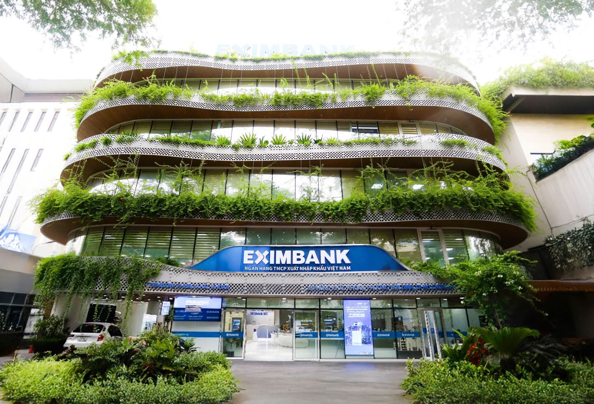 Eximbank chuẩn bị “thay máu” thượng tầng, triệu tập ĐHĐCĐ bất thường sau loạt sếp lớn xin từ nhiệm