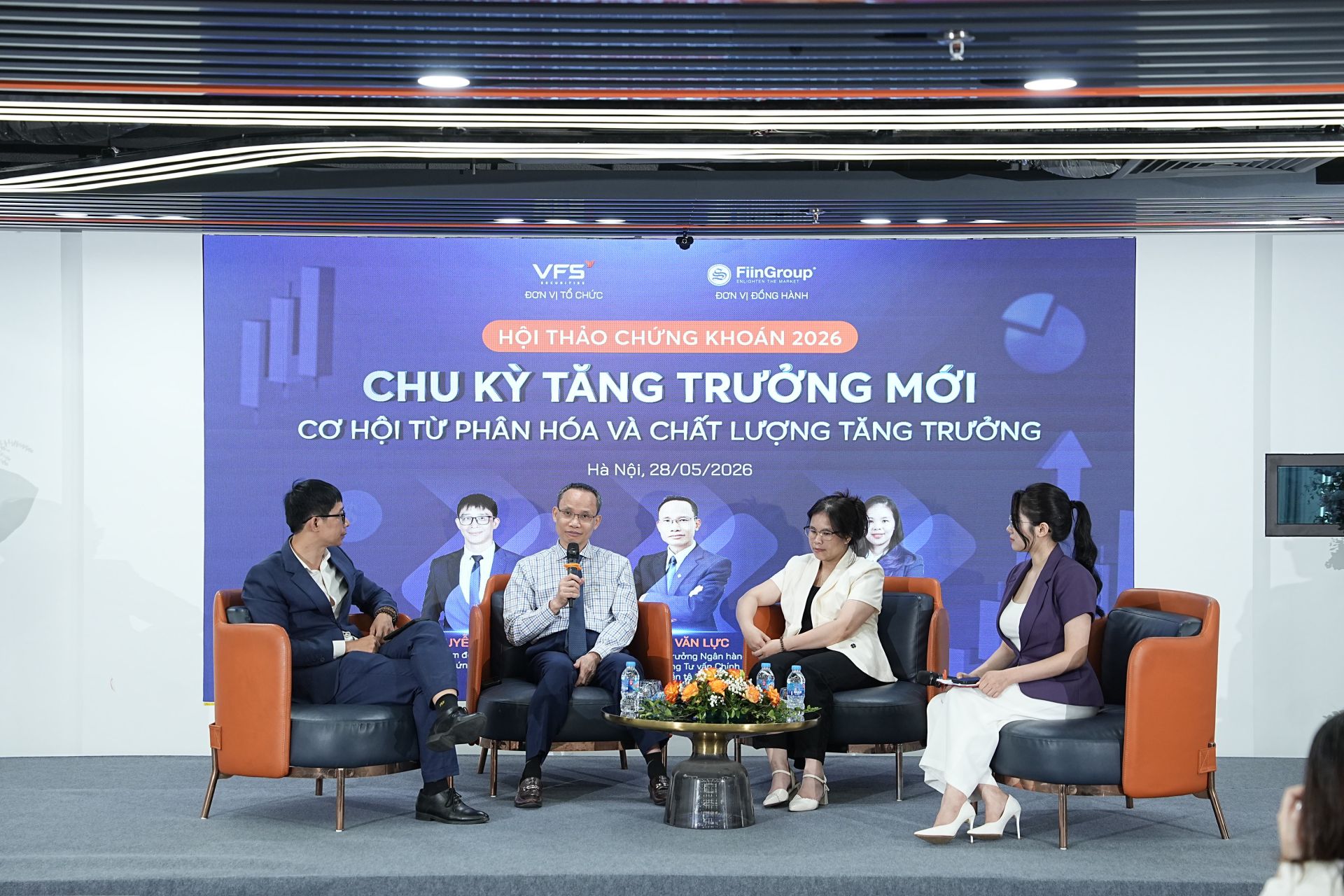 Thị trường chứng khoán 2026: “Chu kỳ tăng trưởng mới - cơ hội từ phân hóa và chất lượng tăng trưởng”