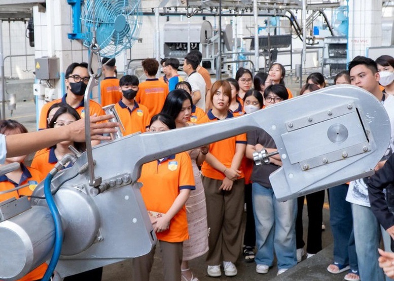 Lần đầu đưa ra khái niệm "trải nghiệm nghề nghiệp tại doanh nghiệp"