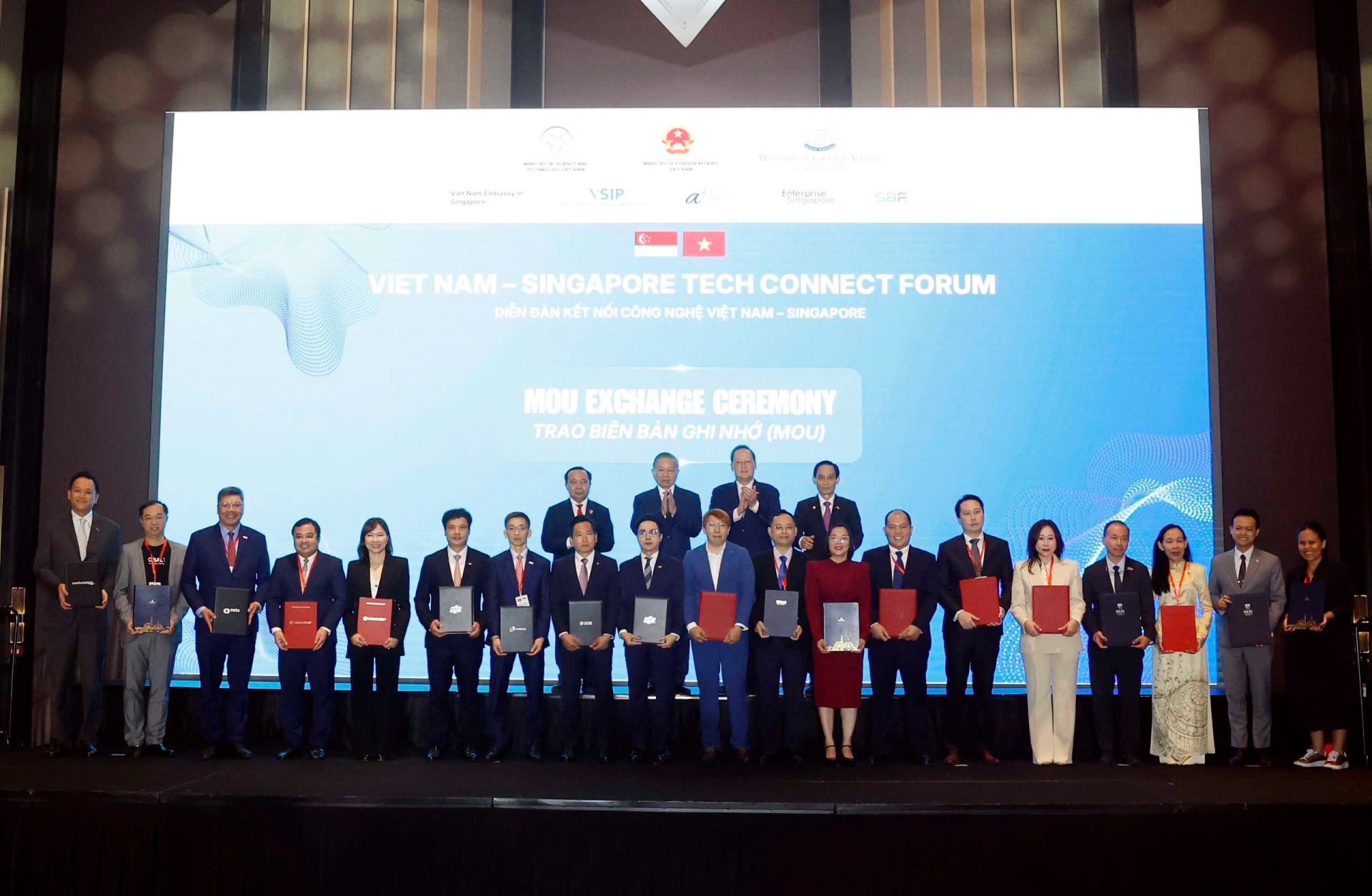 Vinachem thiết lập hợp tác chiến lược với DSM-FIRMENICH dưới sự chứng kiến của Tổng Bí thư, Chủ tịch nước Tô Lâm