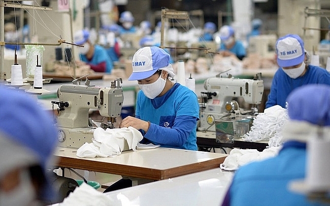Ứng dụng công nghệ nâng tầm giá trị dệt may và da giày Việt Nam