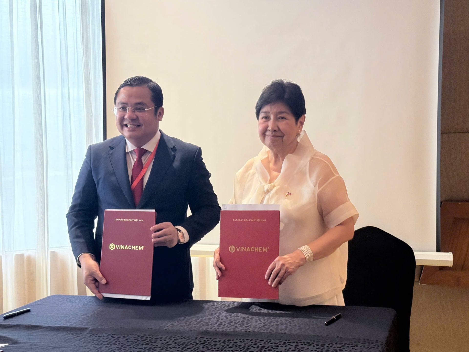 Vinachem tăng cường hiện diện tại ASEAN, ký kết hợp tác với các đối tác hàng đầu Philippines