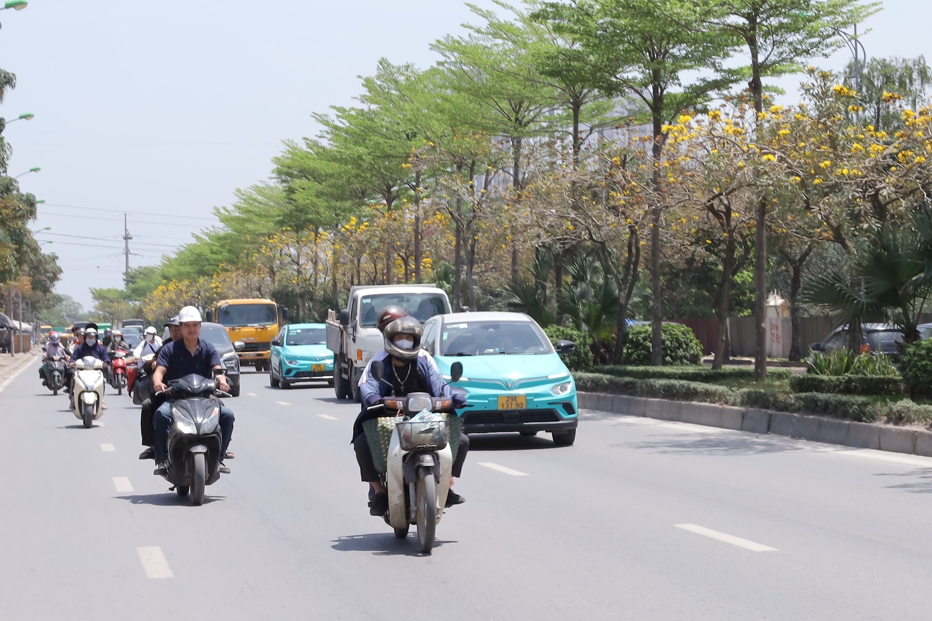 Thời tiết hôm nay 2/6: Bắc Bộ nắng nóng gay gắt, Nam Bộ chiều tối mưa dông diện rộng