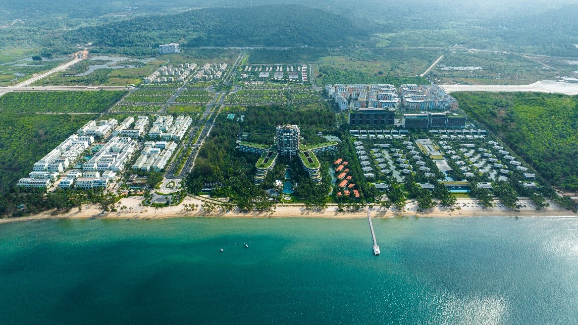 Khu phức hợp nghỉ dưỡng &ndash; giải tr&iacute; Phu Quoc Marina do BIM Land ph&aacute;t triển quy tụ nhiều thương hiệu kh&aacute;ch sạn quốc tế h&agrave;ng đầu như Regent, InterContinental, Sailing Club