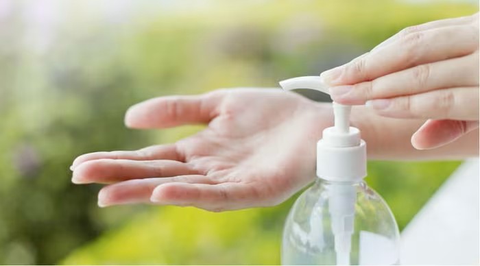 Sở Y tế Hà Nội: Yêu cầu ngừng kinh doanh, sử dụng 2 lô dung dịch vệ sinh phụ nữ Rolux AF
