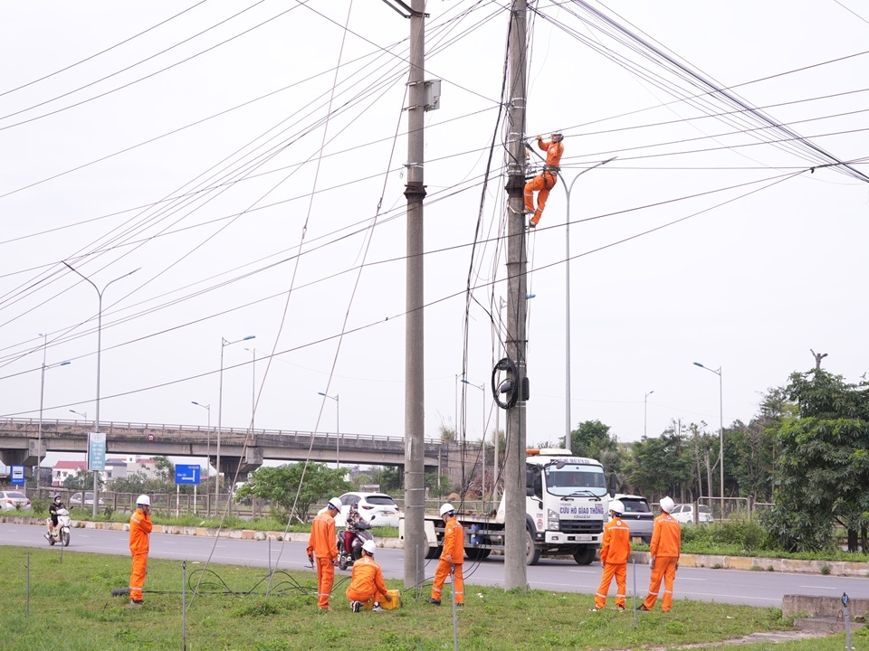 Điện lực Thái Nguyên chủ động các phương án bảo đảm an toàn lưới điện mùa mưa bão