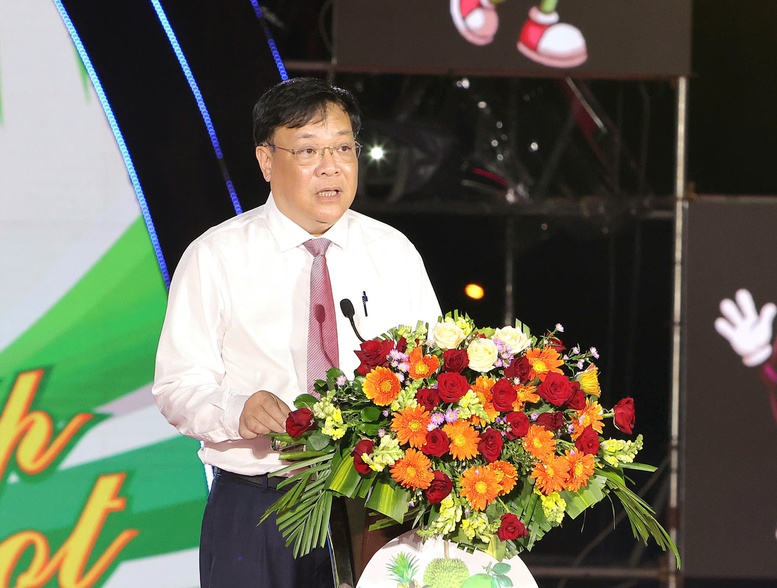 Chủ tịch UBND tỉnh Đồng Th&aacute;p Phạm Th&agrave;nh Ngại ph&aacute;t biểu khai mạc Lễ hội - Ảnh: VGP/LS