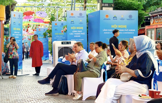 Hà Nội quảng bá tinh hoa văn hóa và ẩm thực tới đại biểu ASEAN