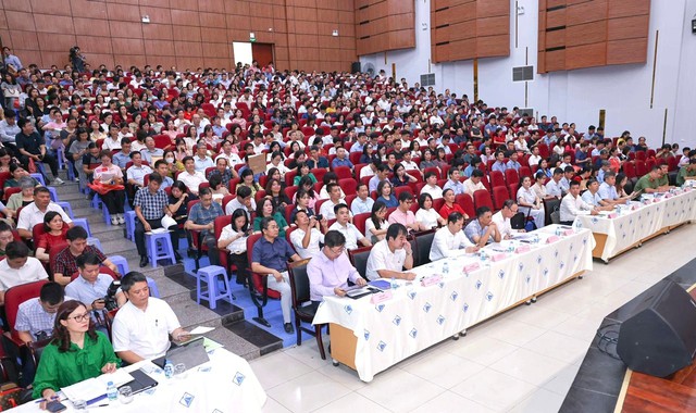 Hội nghị được kết nối trực tuyến tới gần 400 điểm cầu tại 126 x&atilde;, phường v&agrave; c&aacute;c trường được chọn l&agrave;m điểm thi. Ảnh (HNMO)