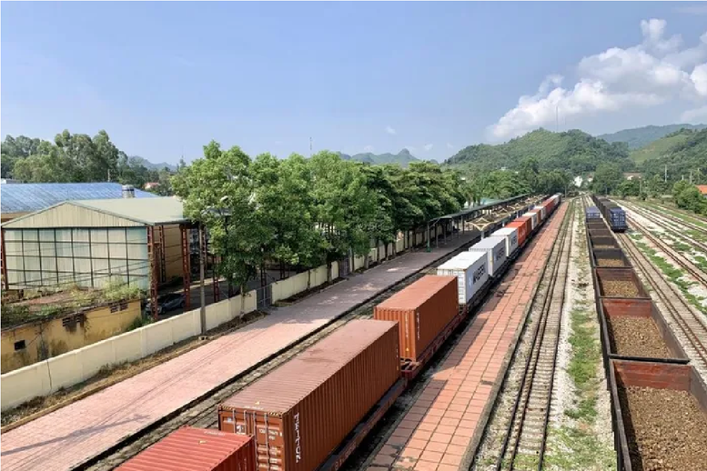 Đề xuất giảm giá cước vận chuyển hàng hóa liên vận qua ga Lào Cai