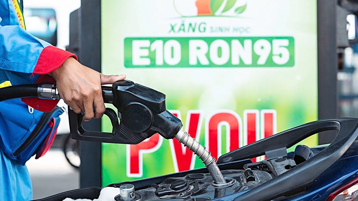 Xăng E10 dần ổn định nguồn cung v&agrave; nhu cầu ti&ecirc;u thụ. Ảnh minh hoạ