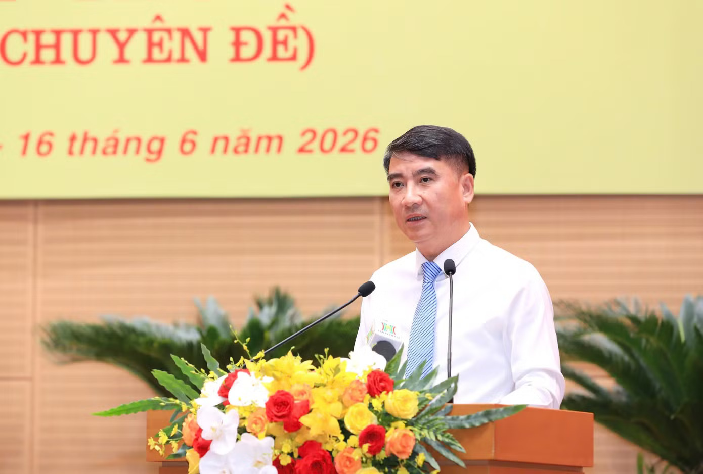 Ph&oacute; Chủ tịch UBND th&agrave;nh phố H&agrave; Nội Nguyễn Xu&acirc;n Lưu b&aacute;o c&aacute;o tiếp thu, giải tr&igrave;nh c&aacute;c nội dung nh&oacute;m lĩnh vực kinh tế ng&acirc;n s&aacute;ch s&aacute;ng 15/6.