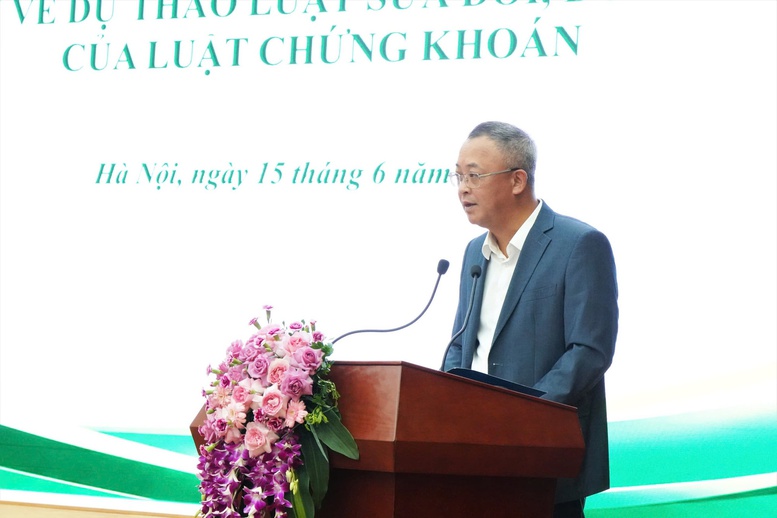 &Ocirc;ng B&ugrave;i Ho&agrave;ng Hải, Ph&oacute; Chủ tịch UBCKNN ph&aacute;t biểu tại Hội thảo - Ảnh: VGP