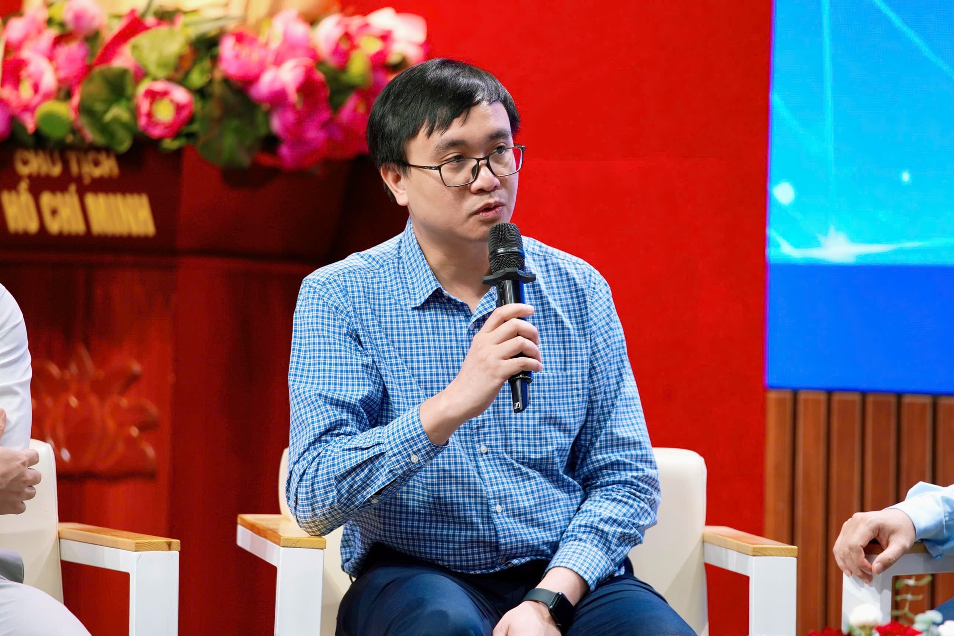 &Ocirc;ng Phạm Viết Thạch - Ph&oacute; Trưởng ban M&ocirc;i trường v&agrave; Ph&aacute;t triển bền vững, Tập đo&agrave;n Điện lực Việt Nam.