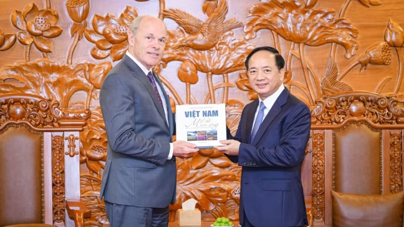 Việt Nam - Canada thúc đẩy hợp tác báo chí và đối ngoại nhân dân