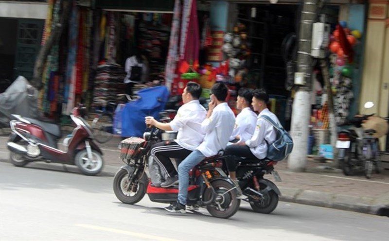 Cảnh báo nguy cơ cháy nổ, mất an toàn giao thông từ xe điện ‘độ’