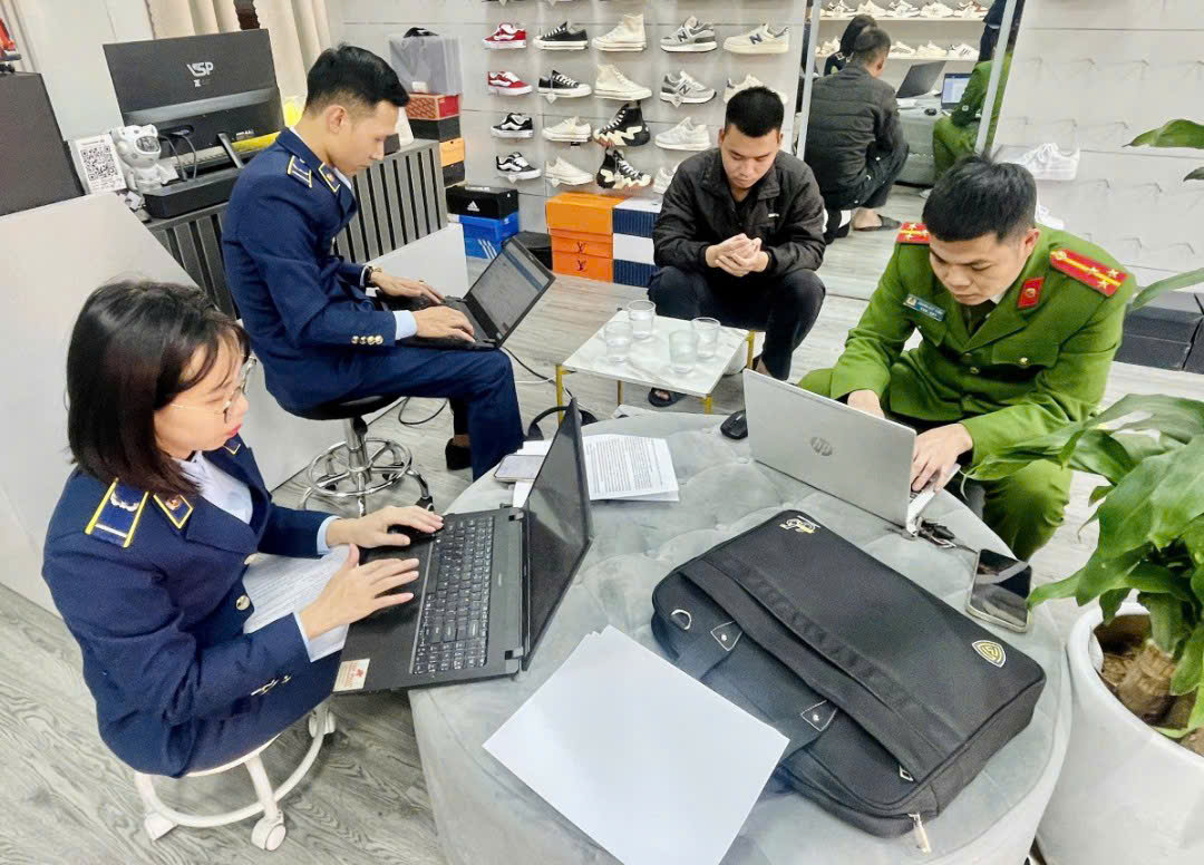 Lực lượng Quản lý thị trường tiếp tục tăng cường kiểm tra, giám sát sau đợt cao điểm