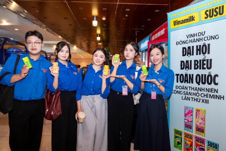 Sữa tươi 100% - Sản phẩm vừa đoạt giải Best Flavoured Dairy Drink tại World Dairy Innovation Awards 2026 vừa diễn ra ở T&acirc;y Ban Nha sẵn s&agrave;ng tiếp sức c&aacute;c đại biểu, lực lượng phục vụ v&agrave; t&igrave;nh nguyện vi&ecirc;n tại Đại hội - Ảnh: Vi Nam