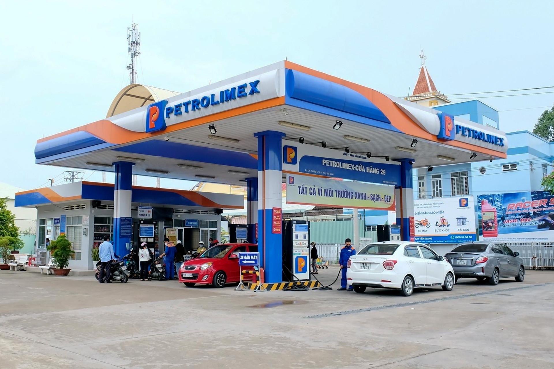 Đề xuất kéo dài miễn giảm thuế xăng dầu đến 30/9, chuyên gia kiến nghị kéo dài hết năm