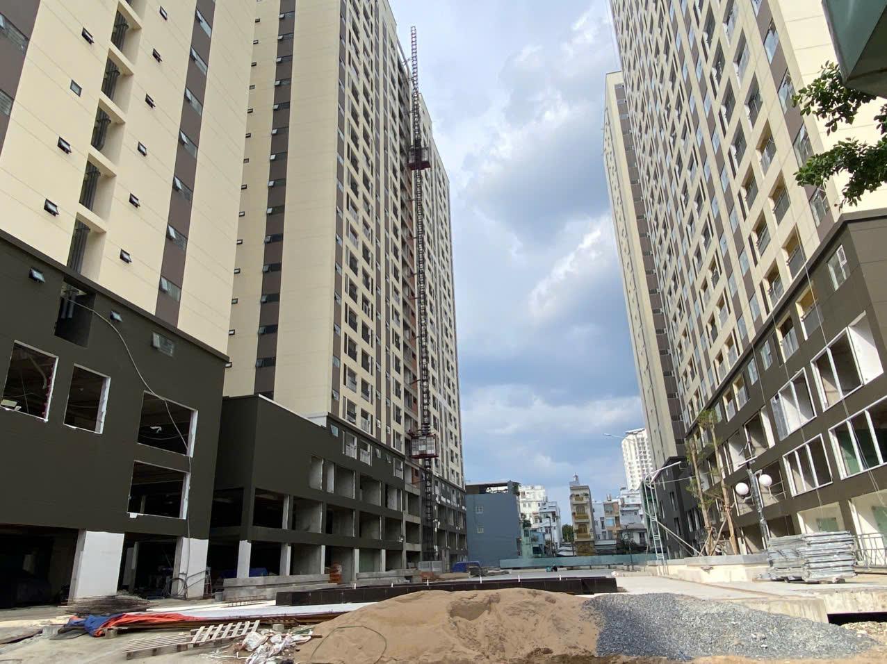 Dự &aacute;n nh&agrave; ở x&atilde; hội 324 Lý Thường Ki&ecirc;̣t phường Di&ecirc;n Hồng đ&atilde; c&ocirc;ng khai gi&aacute; b&aacute;n ch&iacute;nh thức chỉ hơn 23 triệu đồng/m&sup2;.