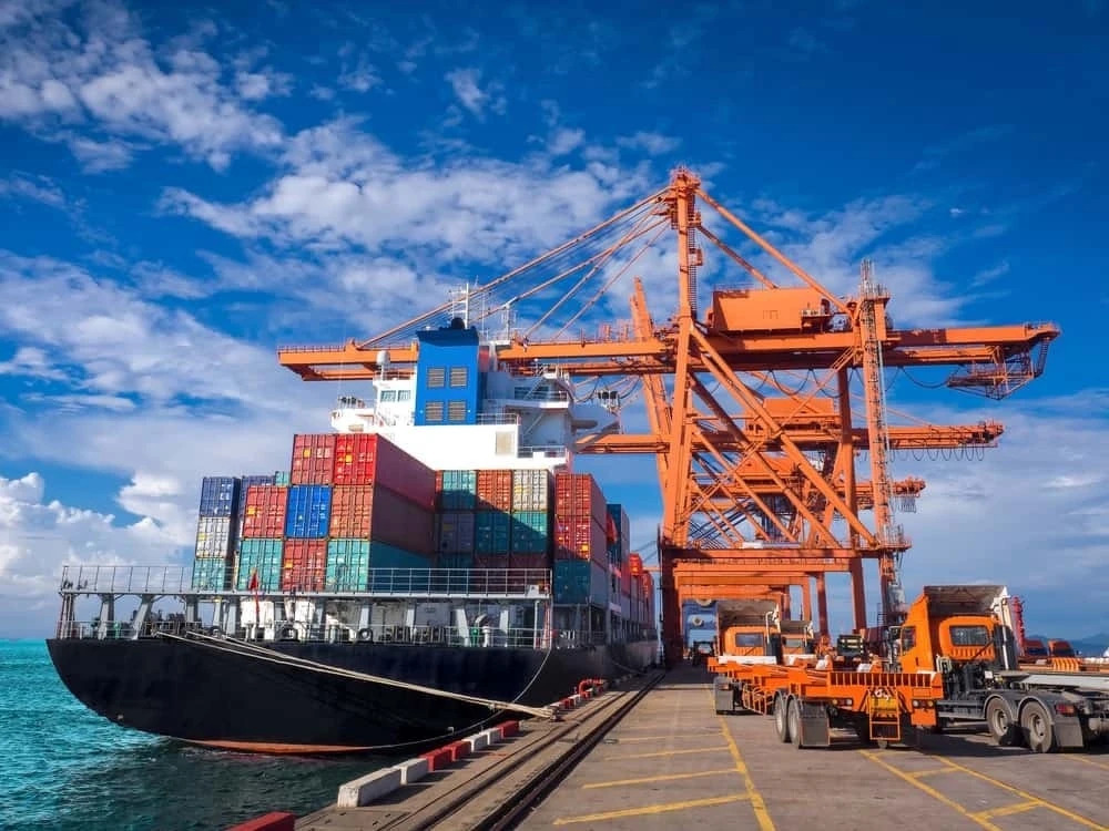 Nhập khẩu tăng nhanh hơn xuất khẩu: Tín hiệu chuẩn bị cho chu kỳ đơn hàng mới hay áp lực nhập siêu?